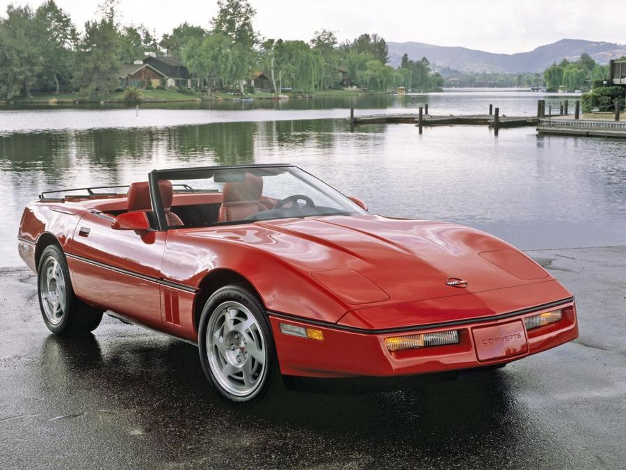  Chevrolet Corvette Convertible 1986 года  (фото 16 из 23)
